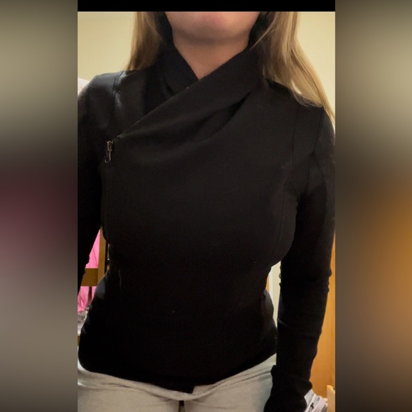 CROSSOVER BLACK LULULEMON JACKET - Picture 3 of 6